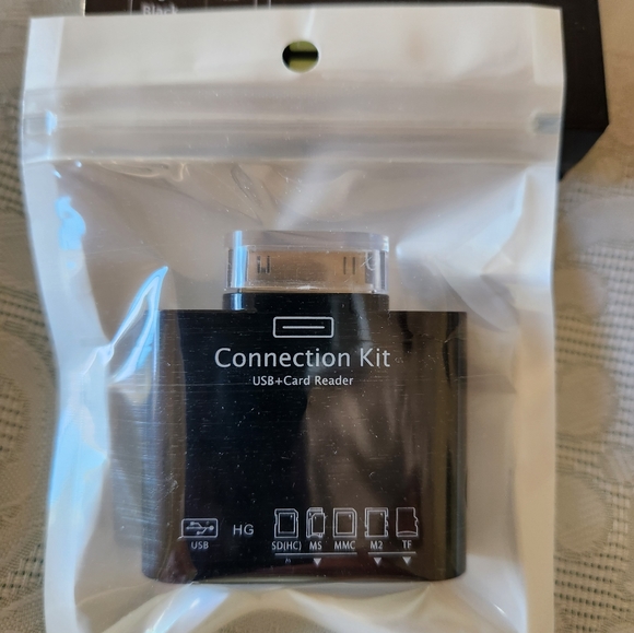 Samsung Galaxy Tab 10.1 Keyboard Dock w/ Bonus Connection Kit/Card Reader - Picture 9 of 9